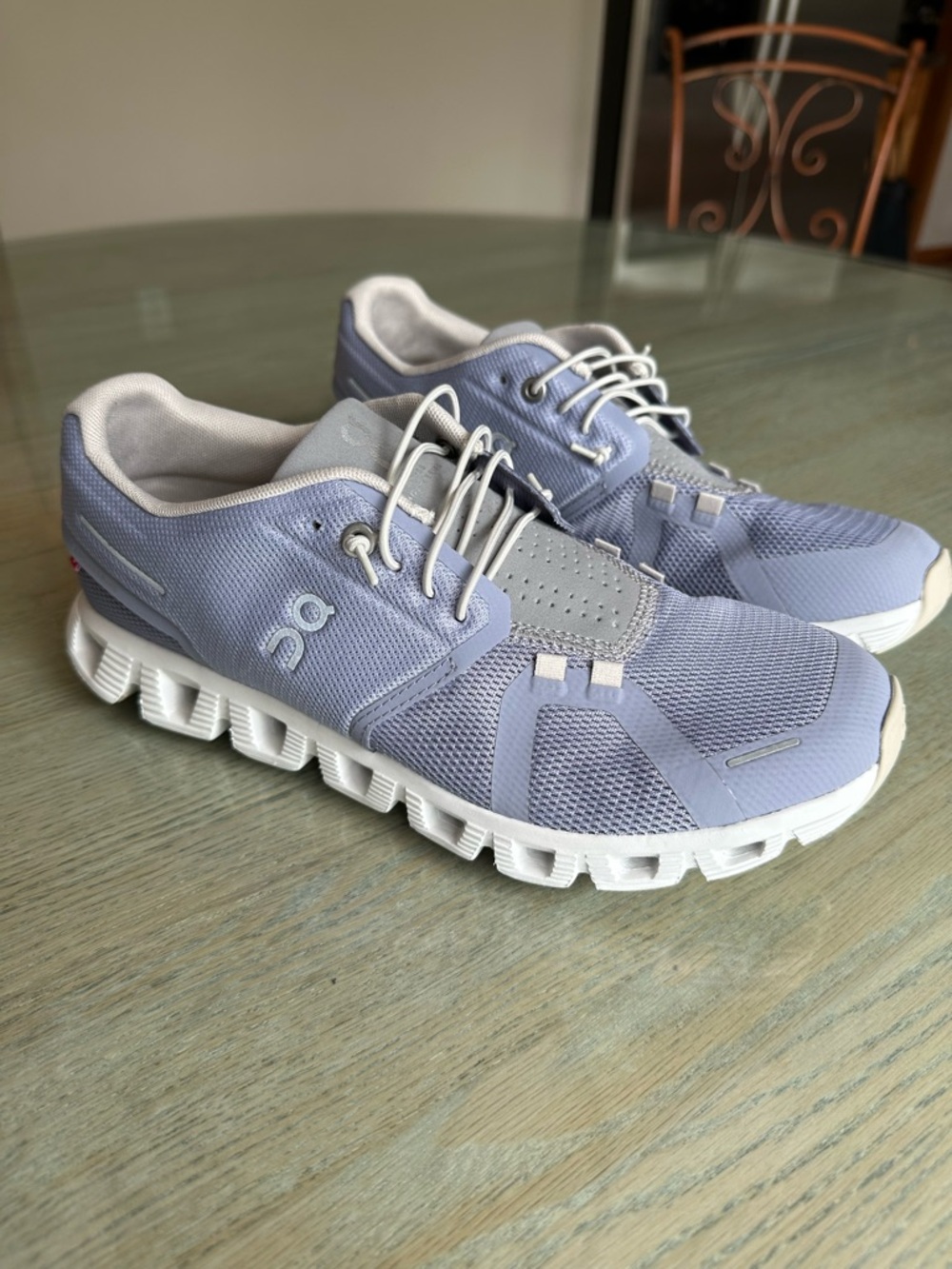 On Running Lavender/White Women's Sneakers Cloud 6 size 9 - Picture 8 of 11